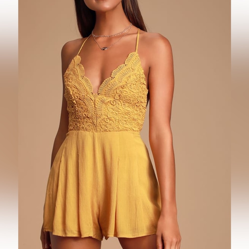 Lulus “Star Spangled Backless Lace Romper” - Rust - size: L